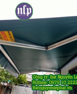 Bạt mái hiên che nắng quay tay tại Long Thành